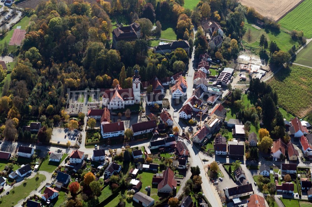 Oberstadion von oben - Dorf - Ansicht am Rande von Waldgebieten in Oberstadion im Bundesland Baden-Württemberg, Deutschland