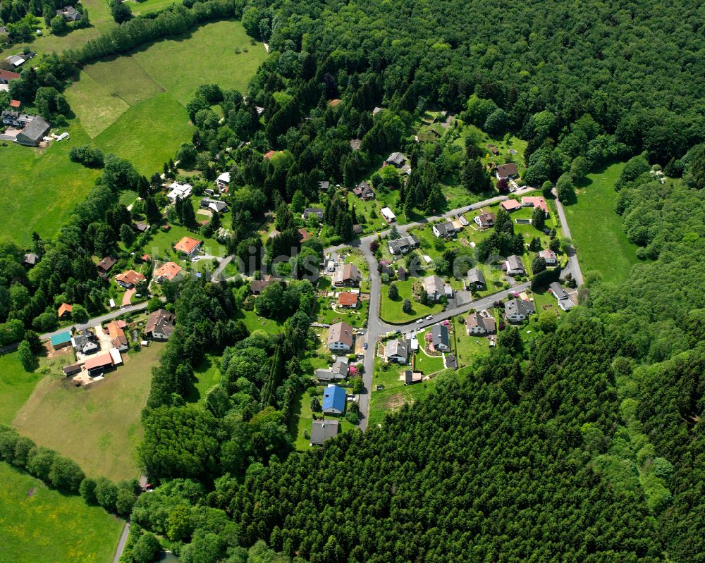 Oberwald aus der Vogelperspektive: Dorf - Ansicht am Rande von Waldgebieten in Oberwald im Bundesland Hessen, Deutschland