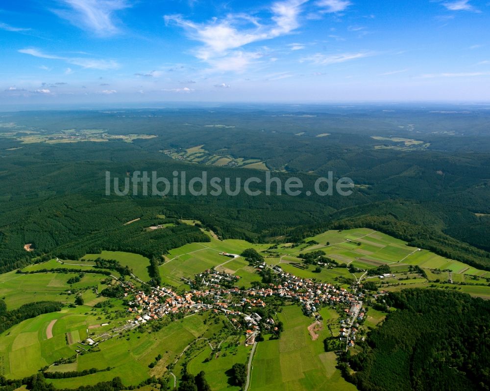 Oberzent von oben - Dorf - Ansicht am Rande Waldgebieten in Oberzent im Bundesland Hessen, Deutschland