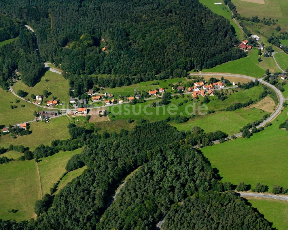 Olfen von oben - Dorf - Ansicht am Rande Waldgebieten in Olfen im Bundesland Hessen, Deutschland