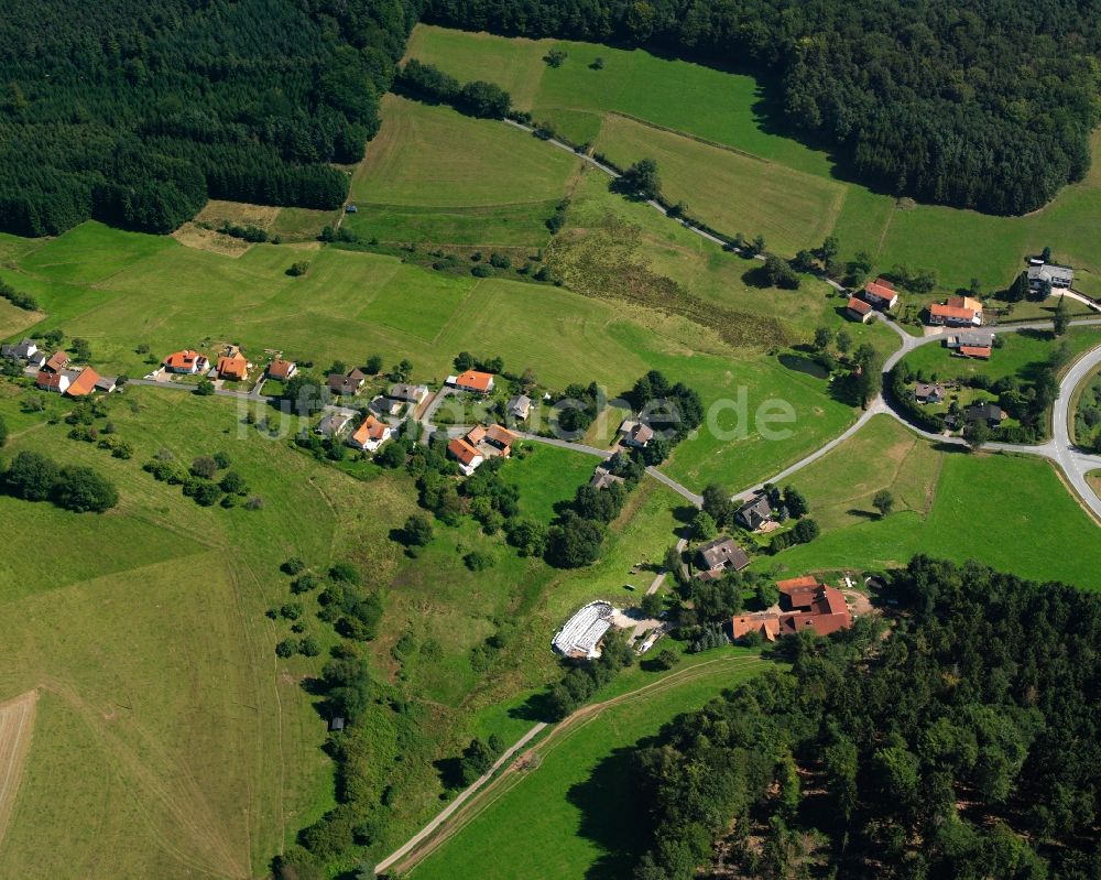 Luftaufnahme Olfen - Dorf - Ansicht am Rande Waldgebieten in Olfen im Bundesland Hessen, Deutschland