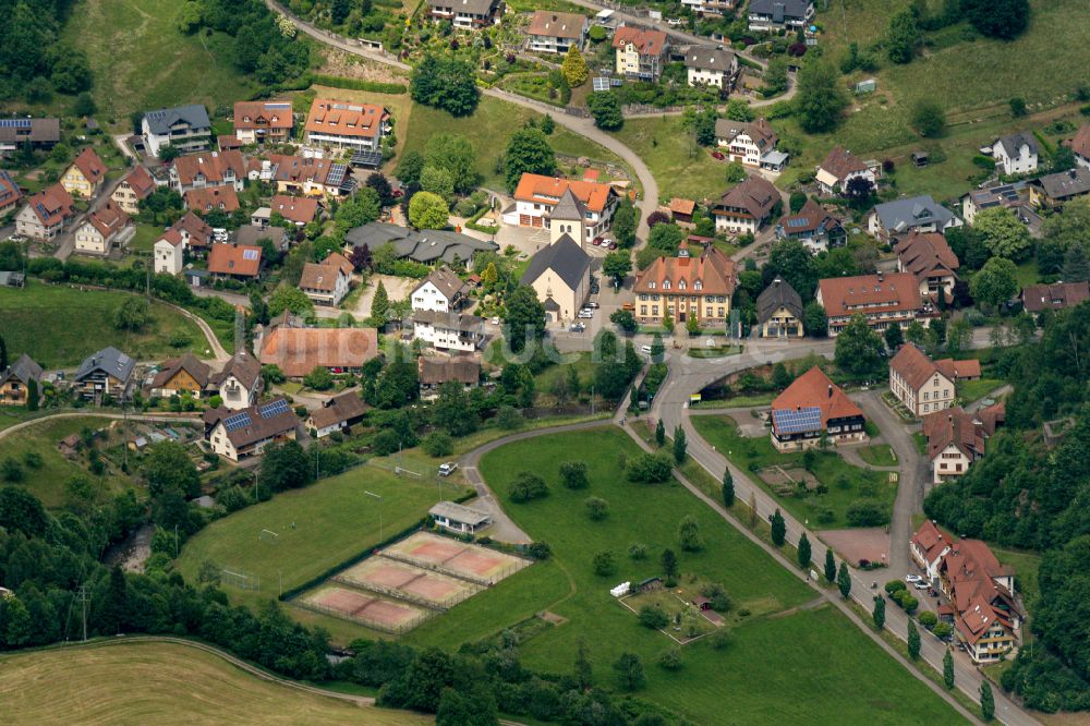 Luftbild Oberwolfach - Dorf - Ansicht am Rande Waldgebieten Ortsteil Walke in Oberwolfach im Bundesland Baden-Württemberg, Deutschland