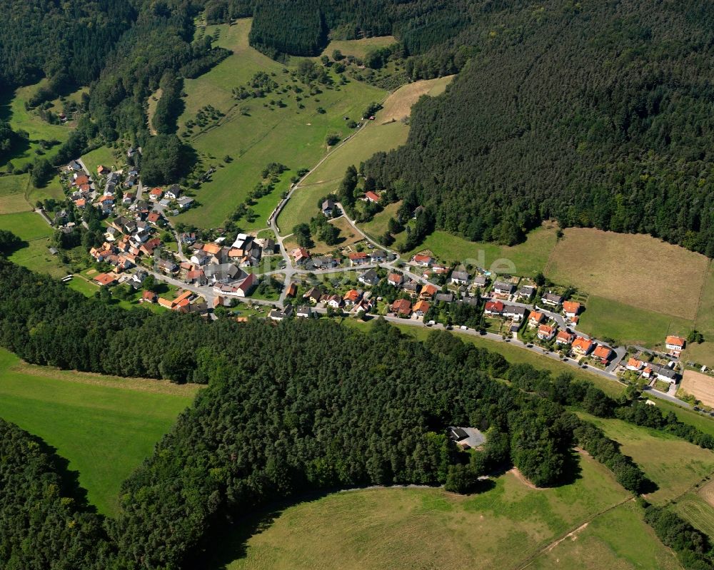 Luftaufnahme Pfirschbach - Dorf - Ansicht am Rande Waldgebieten in Pfirschbach im Bundesland Hessen, Deutschland