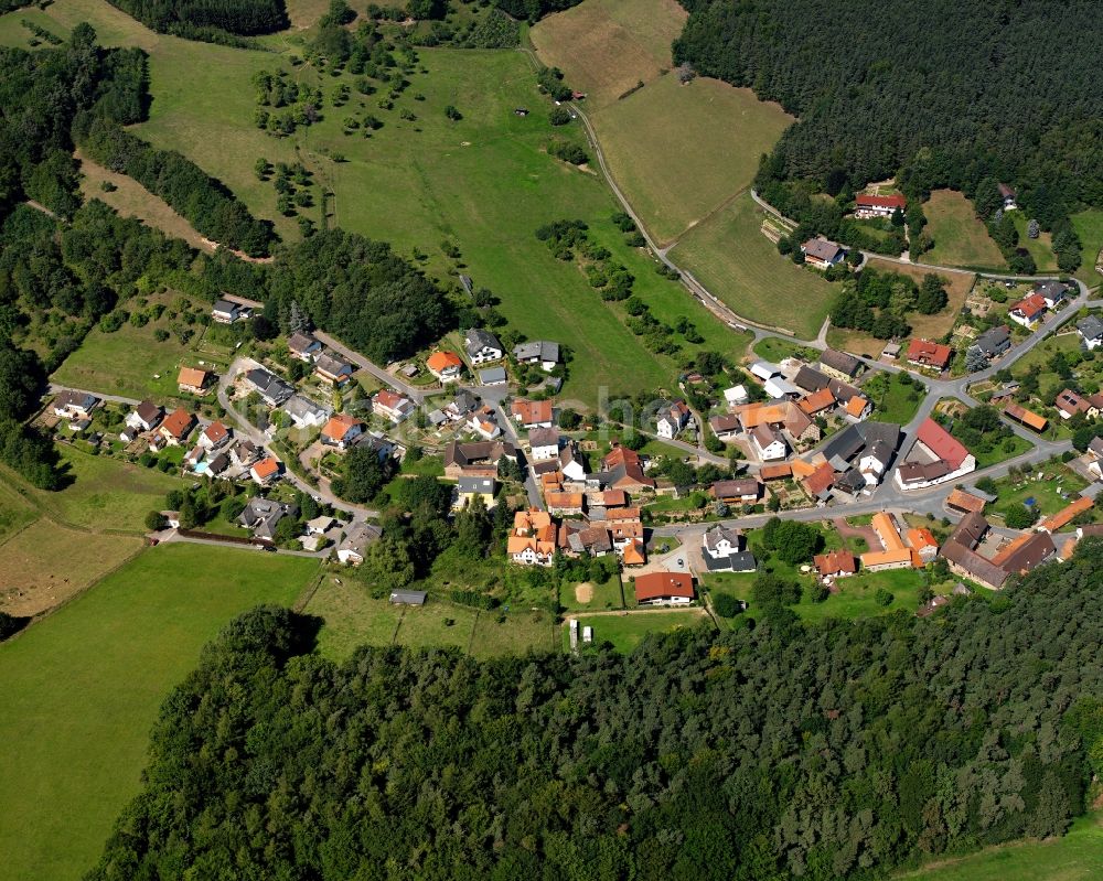 Pfirschbach aus der Vogelperspektive: Dorf - Ansicht am Rande Waldgebieten in Pfirschbach im Bundesland Hessen, Deutschland