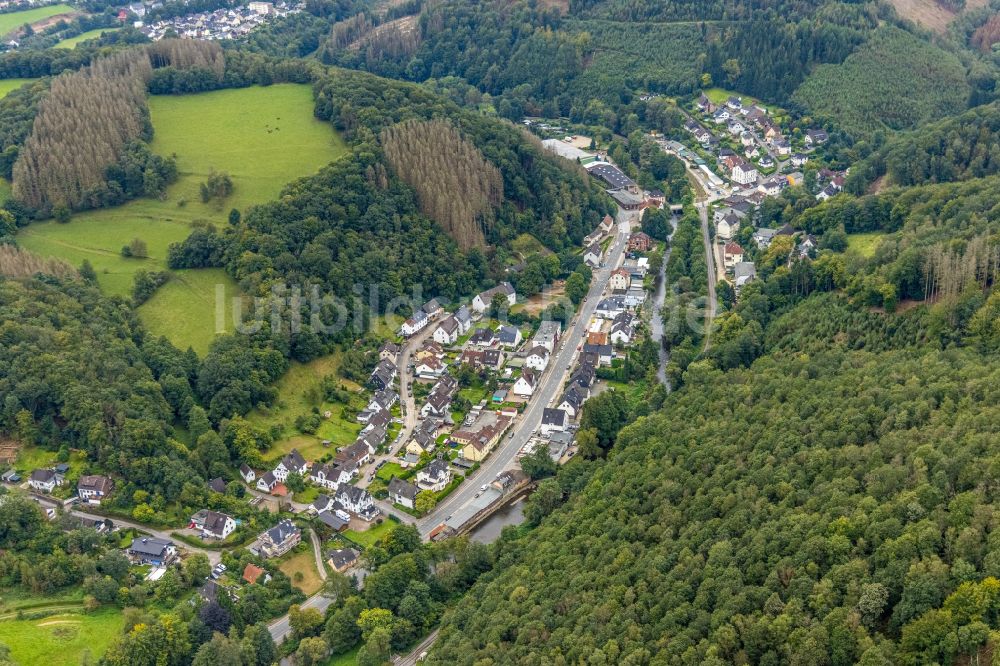 Luftbild Priorei - Dorf - Ansicht am Rande von Waldgebieten in Priorei im Bundesland Nordrhein-Westfalen, Deutschland