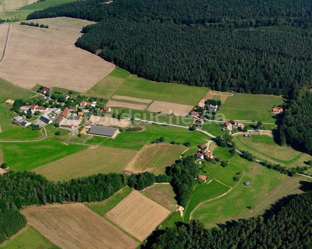 Luftbild Roßbach - Dorf - Ansicht am Rande Waldgebieten in Roßbach im Bundesland Hessen, Deutschland