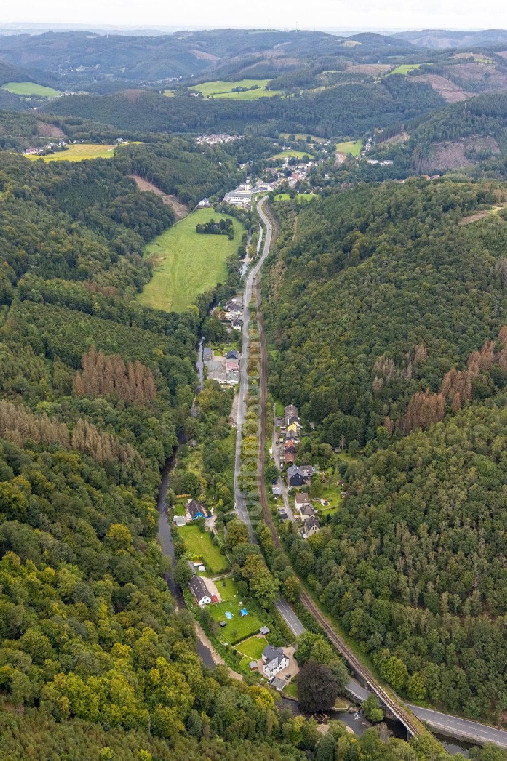 Luftaufnahme Rummenohl - Dorf - Ansicht am Rande von Waldgebieten in Rummenohl im Bundesland Nordrhein-Westfalen, Deutschland