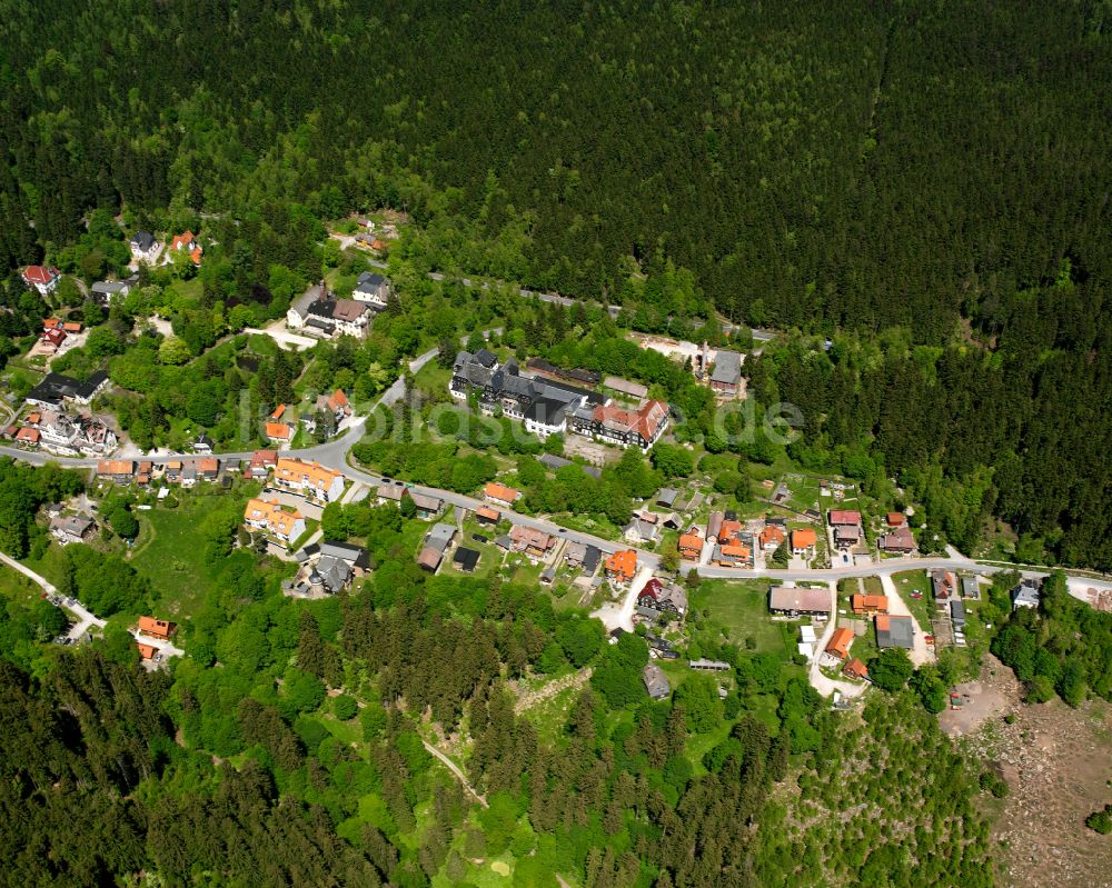 Luftaufnahme Schierke - Dorf - Ansicht am Rande von Waldgebieten in Schierke im Bundesland Sachsen-Anhalt, Deutschland