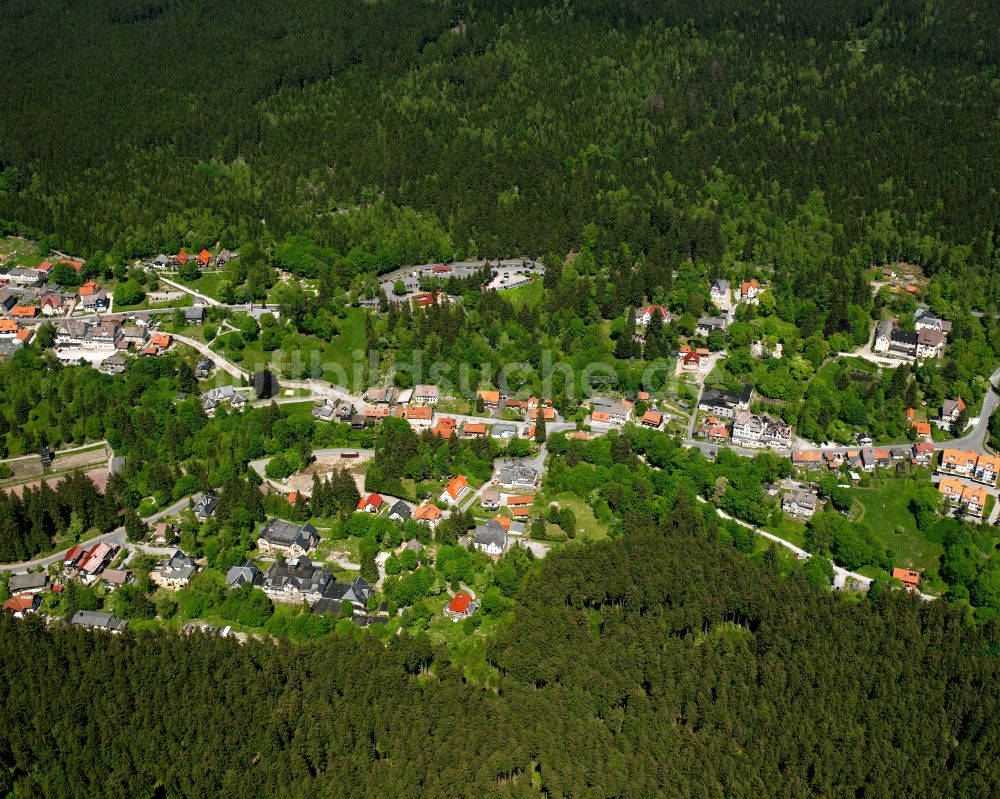 Schierke von oben - Dorf - Ansicht am Rande von Waldgebieten in Schierke im Bundesland Sachsen-Anhalt, Deutschland