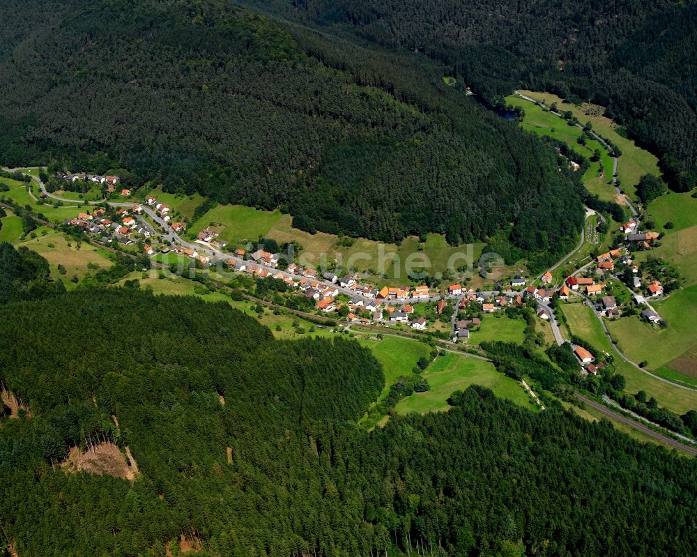 Schöllenbach von oben - Dorf - Ansicht am Rande Waldgebieten in Schöllenbach im Bundesland Hessen, Deutschland