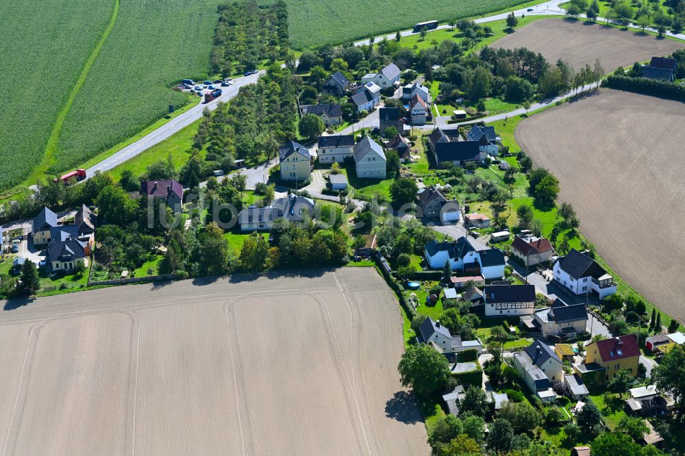 Schönhaide aus der Vogelperspektive: Dorf - Ansicht am Rande von Waldgebieten in Schönhaide im Bundesland Thüringen, Deutschland