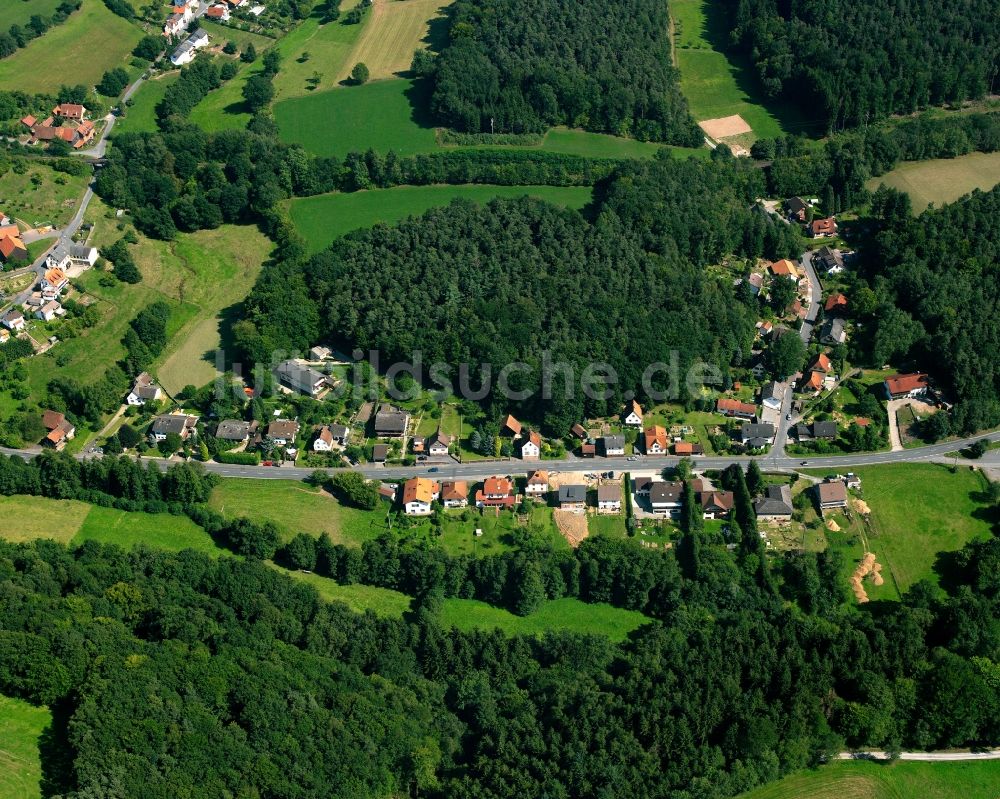 Luftbild Schönnen - Dorf - Ansicht am Rande Waldgebieten in Schönnen im Bundesland Hessen, Deutschland