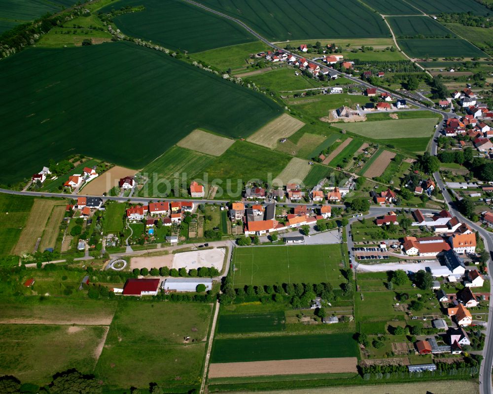 Luftaufnahme Silberhausen - Dorf - Ansicht am Rande von Waldgebieten in Silberhausen im Bundesland Thüringen, Deutschland