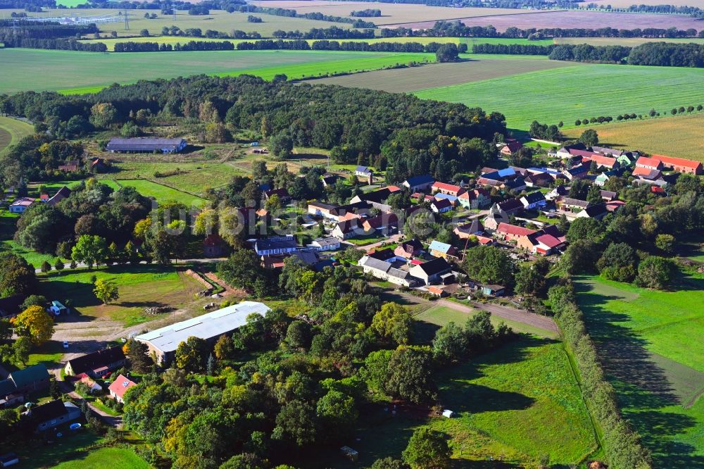 Luftbild Silmersdorf - Dorf - Ansicht am Rande Waldgebieten in Silmersdorf im Bundesland Brandenburg, Deutschland