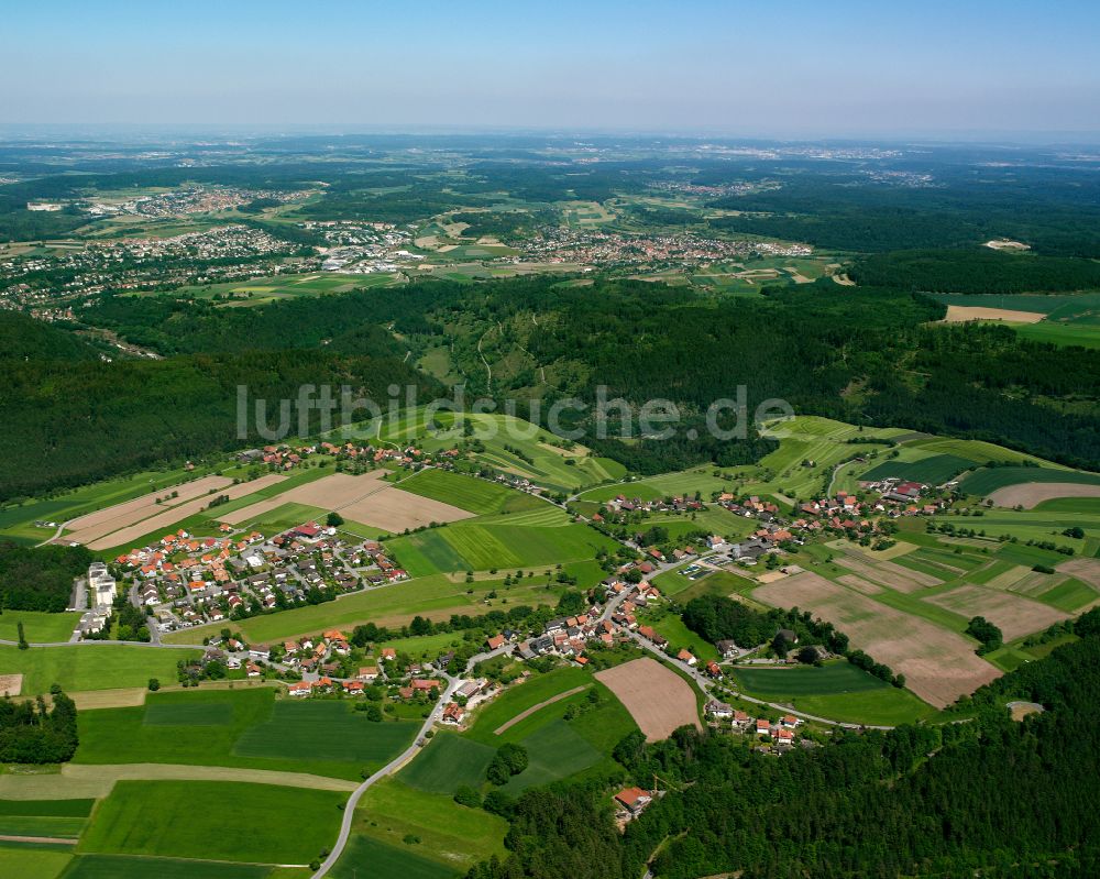 Luftbild Sommenhardt - Dorf - Ansicht am Rande von Waldgebieten in Sommenhardt im Bundesland Baden-Württemberg, Deutschland