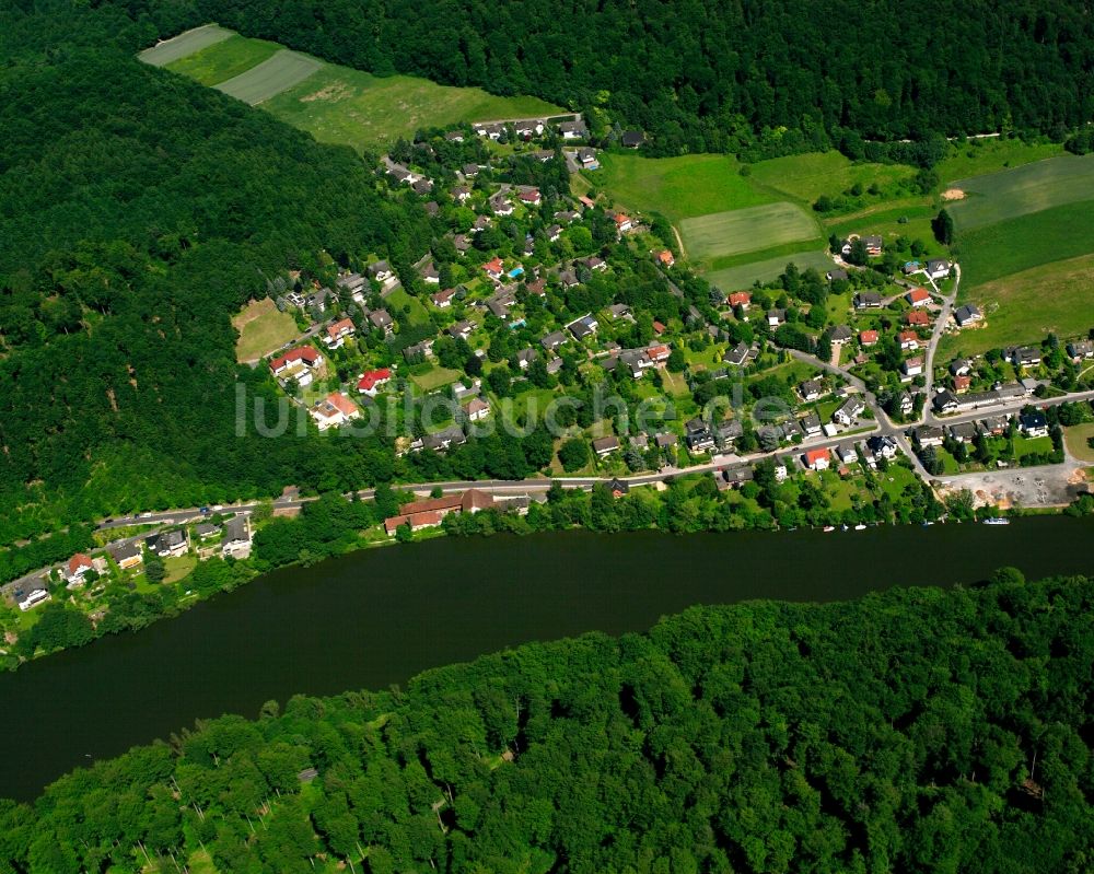 Spiekershausen aus der Vogelperspektive: Dorf - Ansicht am Rande Waldgebieten in Spiekershausen im Bundesland Niedersachsen, Deutschland