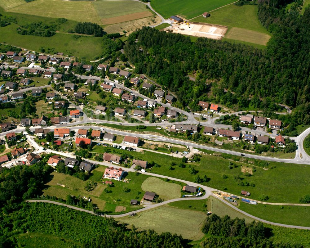 Luftaufnahme Sulz am Eck - Dorf - Ansicht am Rande von Waldgebieten in Sulz am Eck im Bundesland Baden-Württemberg, Deutschland