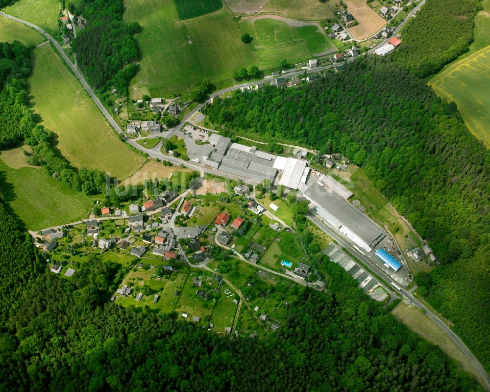 Teichwolframsdorf aus der Vogelperspektive: Dorf - Ansicht am Rande von Waldgebieten in Teichwolframsdorf im Bundesland Thüringen, Deutschland