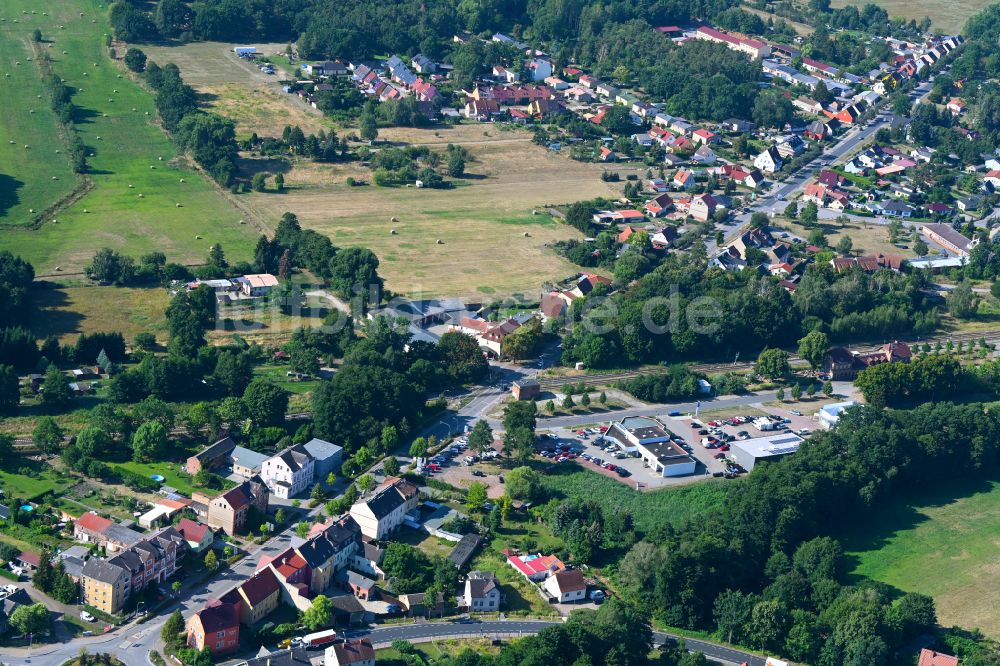 Treuenbrietzen aus der Vogelperspektive: Dorf - Ansicht am Rande von Waldgebieten in Treuenbrietzen im Bundesland Brandenburg, Deutschland