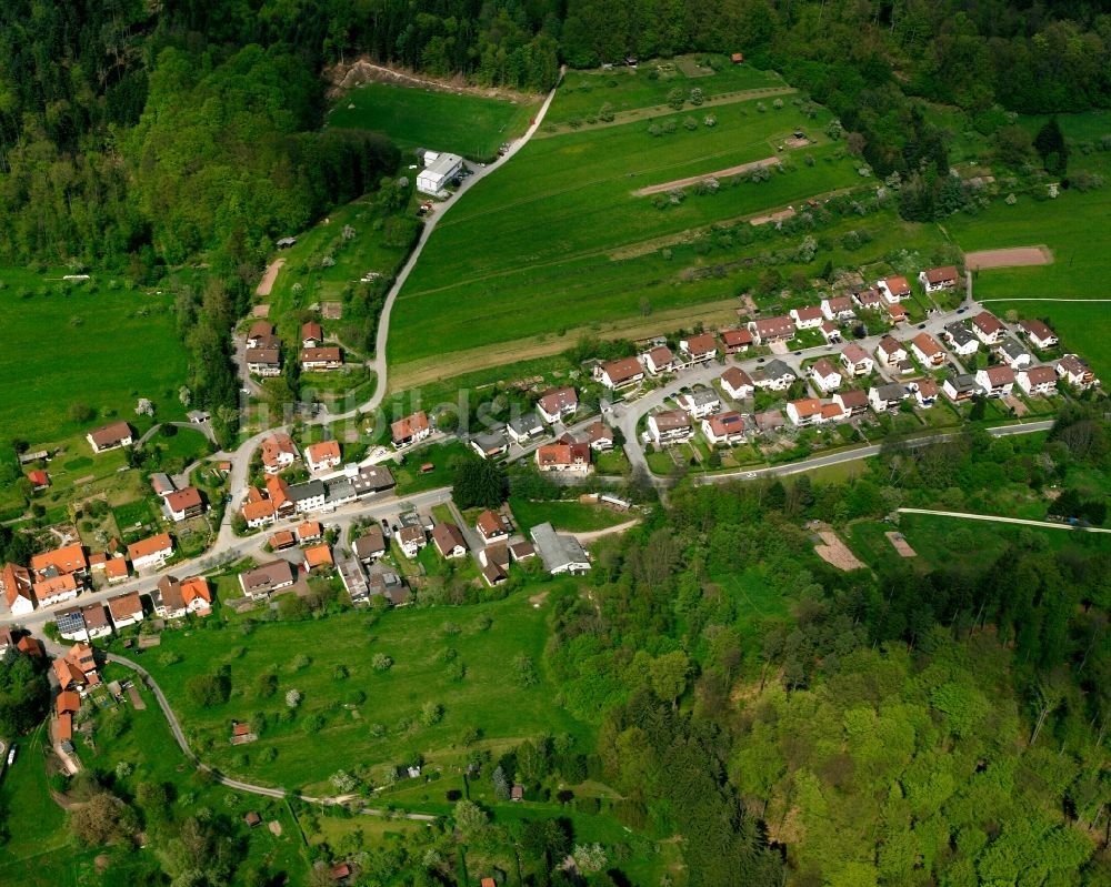 Uhingen von oben - Dorf - Ansicht am Rande Waldgebieten in Uhingen im Bundesland Baden-Württemberg, Deutschland