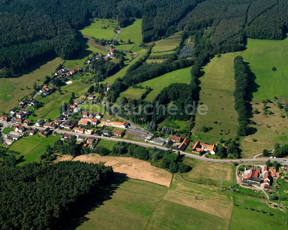 Luftaufnahme Unter-Mossau - Dorf - Ansicht am Rande Waldgebieten in Unter-Mossau im Bundesland Hessen, Deutschland