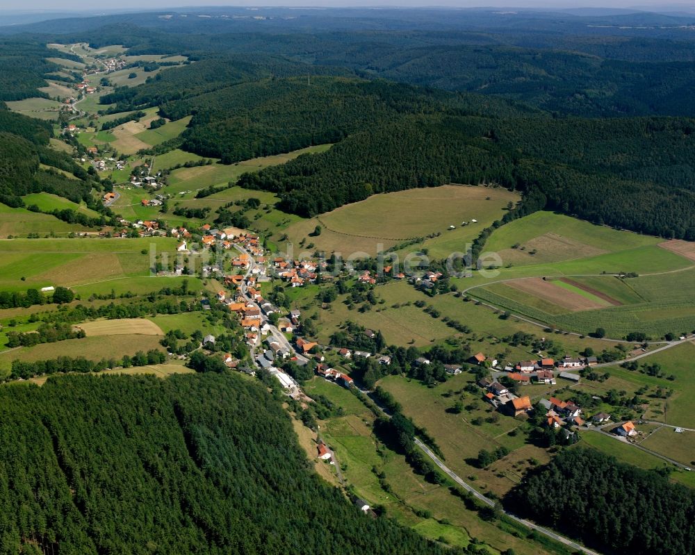 Luftaufnahme Unter-Sensbach - Dorf - Ansicht am Rande Waldgebieten in Unter-Sensbach im Bundesland Hessen, Deutschland