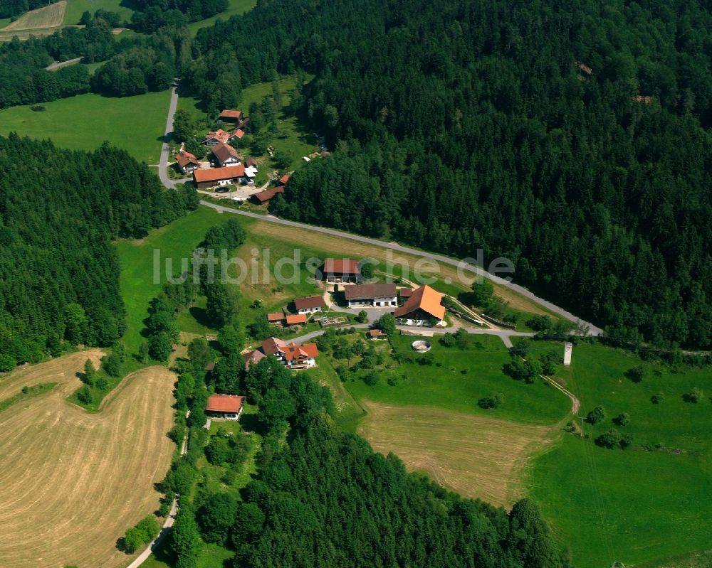 Unternebling aus der Vogelperspektive: Dorf - Ansicht am Rande Waldgebieten in Unternebling im Bundesland Bayern, Deutschland