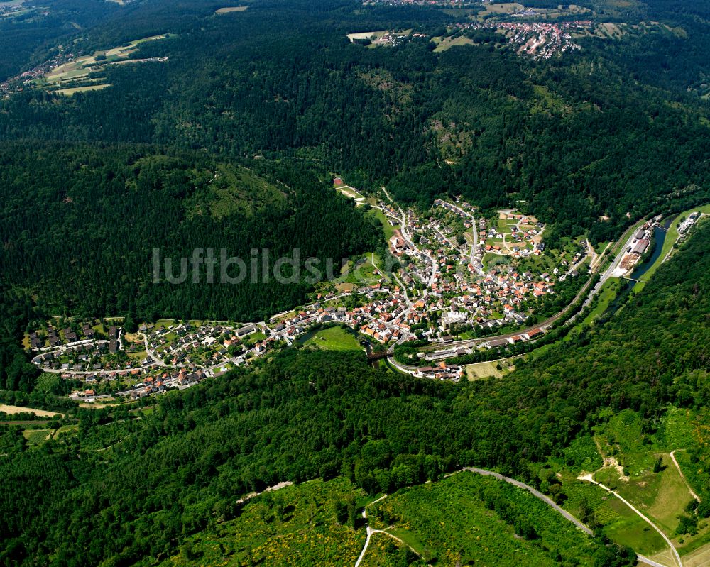 Luftbild Unterreichenbach - Dorf - Ansicht am Rande von Waldgebieten in Unterreichenbach im Bundesland Baden-Württemberg, Deutschland