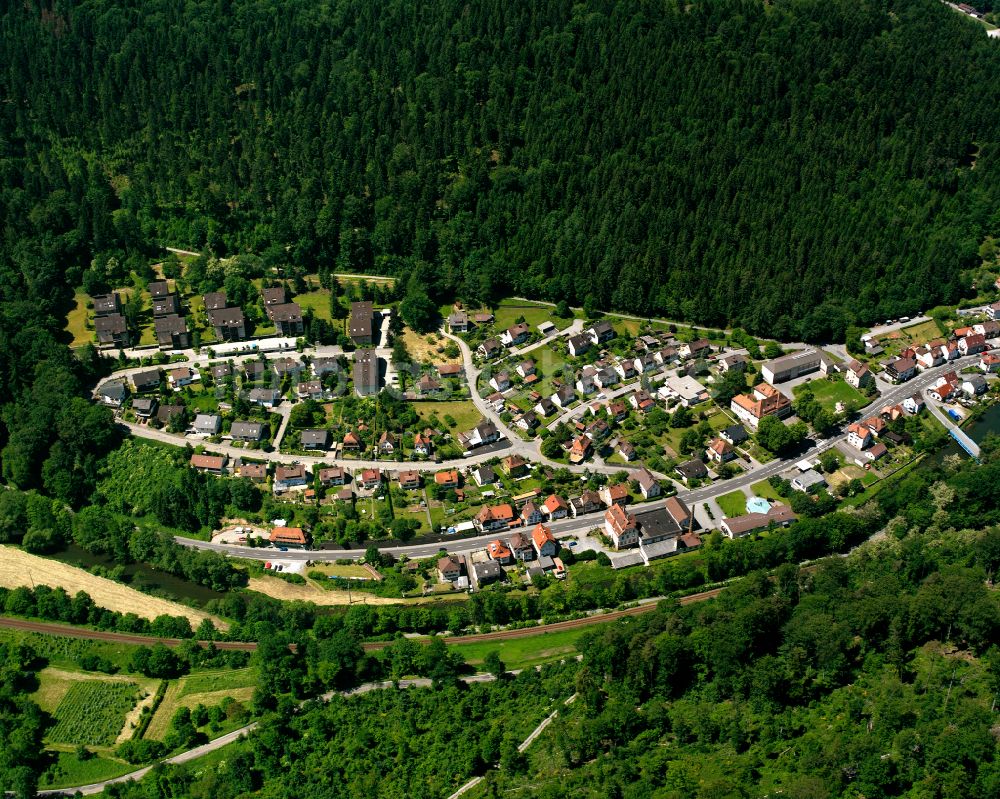 Luftbild Unterreichenbach - Dorf - Ansicht am Rande von Waldgebieten in Unterreichenbach im Bundesland Baden-Württemberg, Deutschland