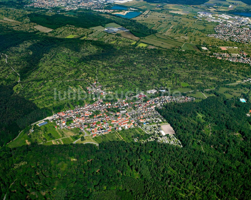 Völkersbach aus der Vogelperspektive: Dorf - Ansicht am Rande von Waldgebieten in Völkersbach im Bundesland Baden-Württemberg, Deutschland