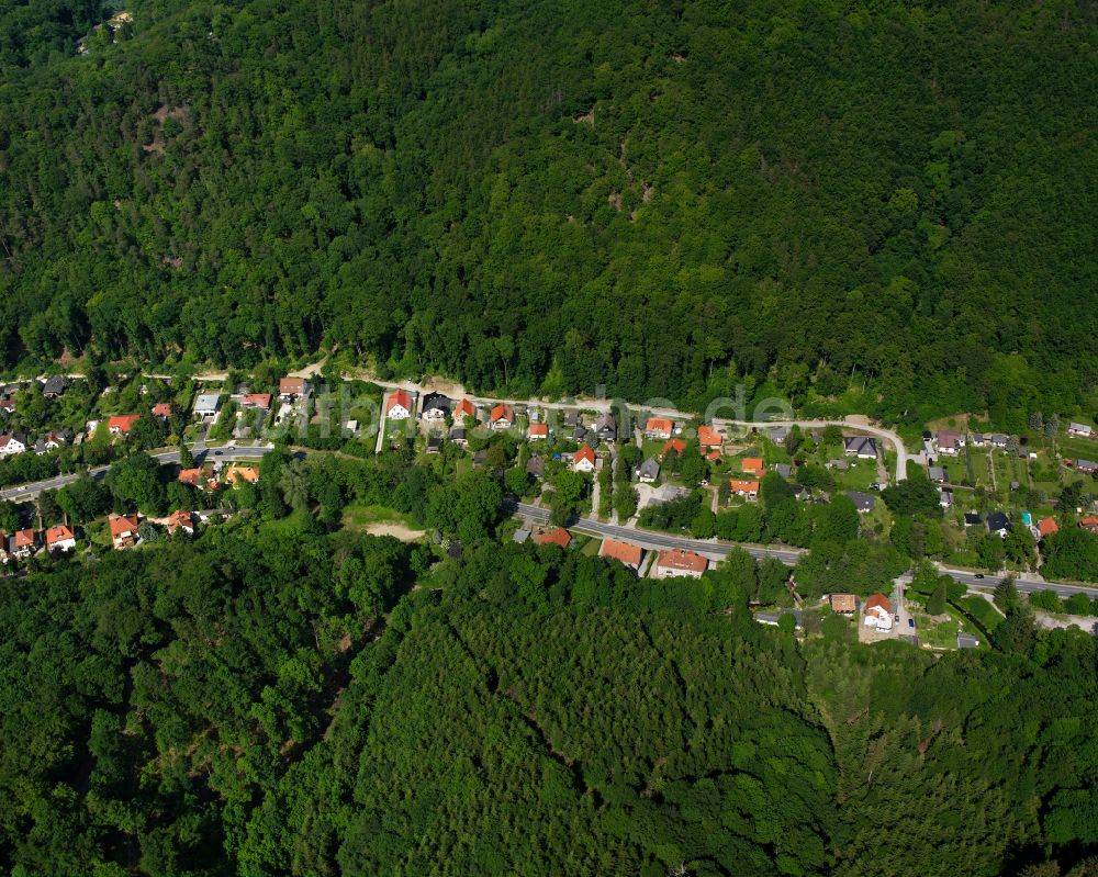 Luftaufnahme Wernigerode - Dorf - Ansicht am Rande von Waldgebieten in Wernigerode im Bundesland Sachsen-Anhalt, Deutschland