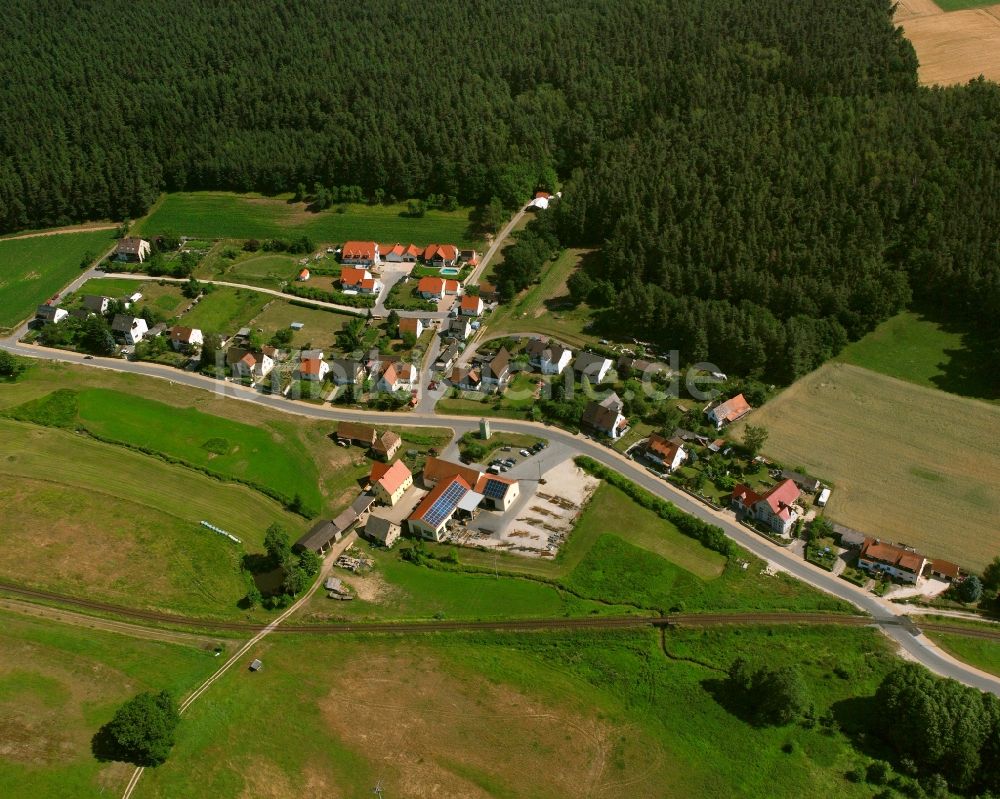 Luftbild Wernsmühle - Dorf - Ansicht am Rande Waldgebieten in Wernsmühle im Bundesland Bayern, Deutschland