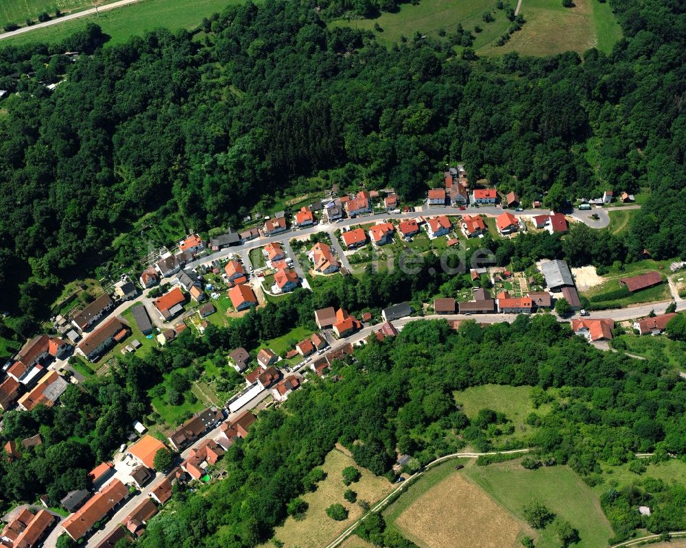 Widdern von oben - Dorf - Ansicht am Rande Waldgebieten in Widdern im Bundesland Baden-Württemberg, Deutschland