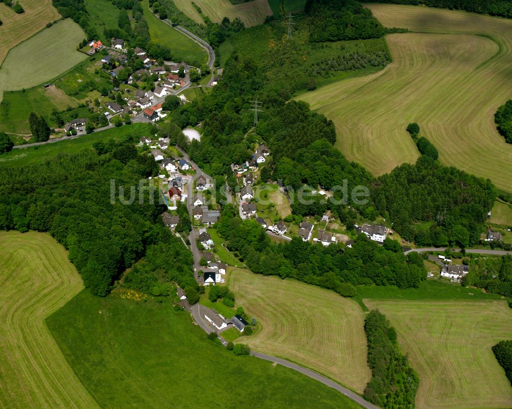 Wiebelsaat von oben - Dorf - Ansicht am Rande von Waldgebieten in Wiebelsaat im Bundesland Nordrhein-Westfalen, Deutschland