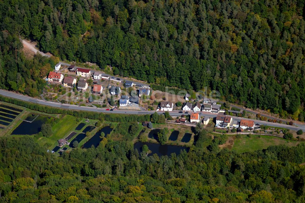 Luftbild Windheim - Dorf - Ansicht am Rande von Waldgebieten in Windheim im Bundesland Bayern, Deutschland