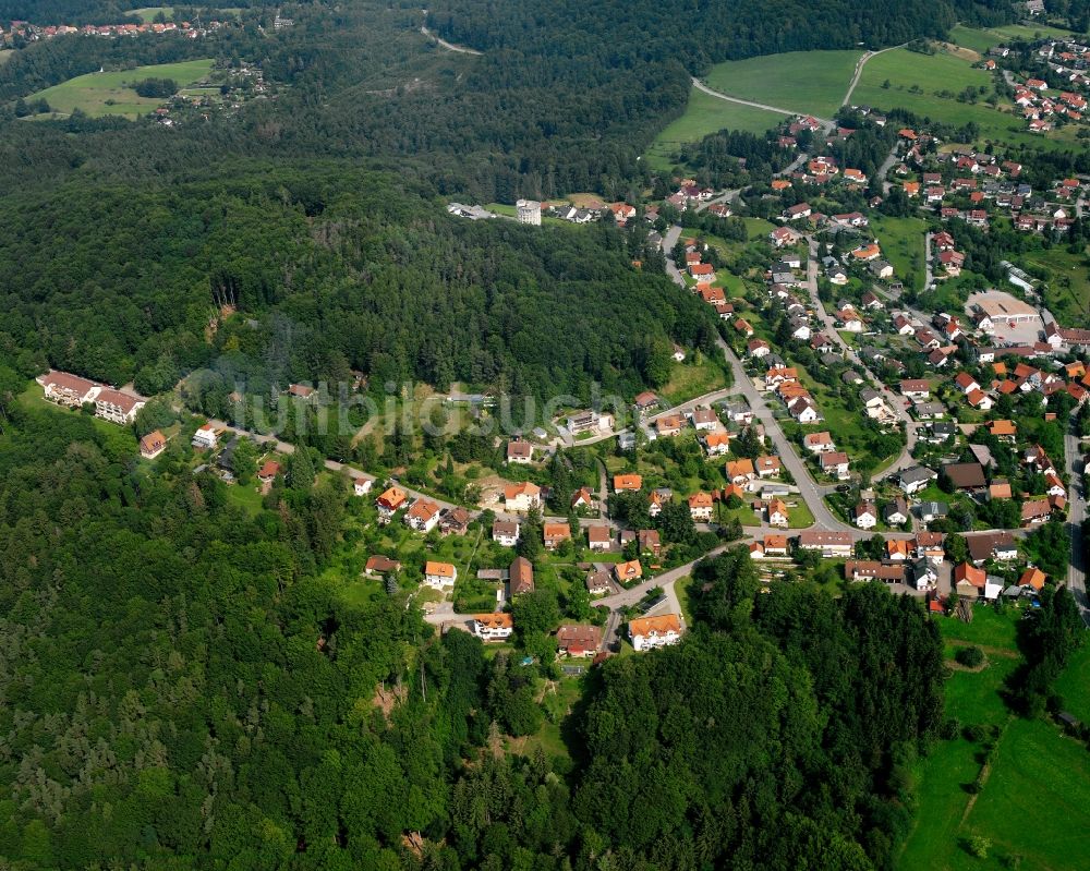 Wüstenrot aus der Vogelperspektive: Dorf - Ansicht am Rande Waldgebieten in Wüstenrot im Bundesland Baden-Württemberg, Deutschland