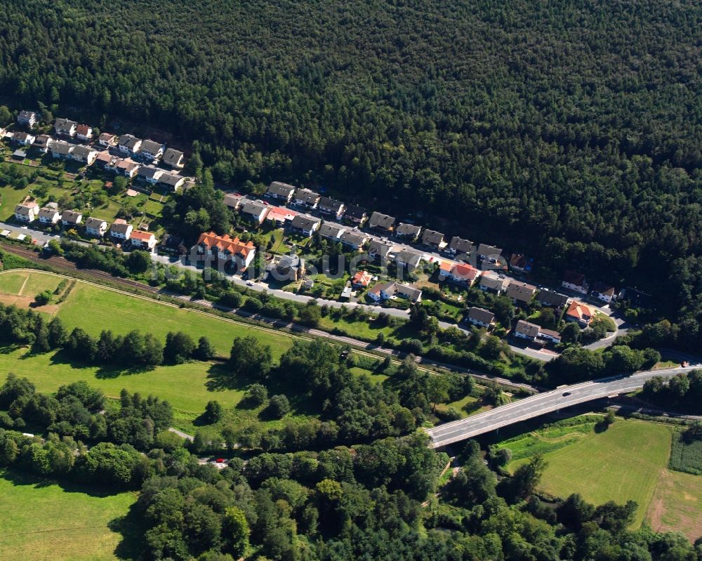 Zell von oben - Dorf - Ansicht am Rande Waldgebieten in Zell im Bundesland Hessen, Deutschland