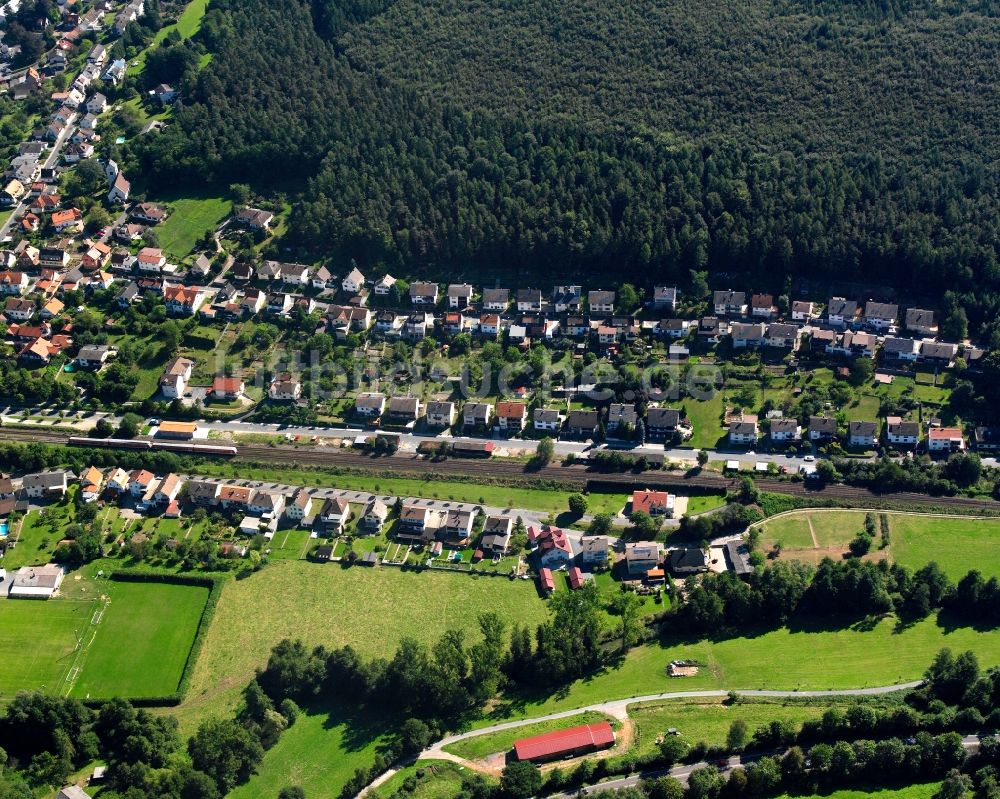 Zell aus der Vogelperspektive: Dorf - Ansicht am Rande Waldgebieten in Zell im Bundesland Hessen, Deutschland