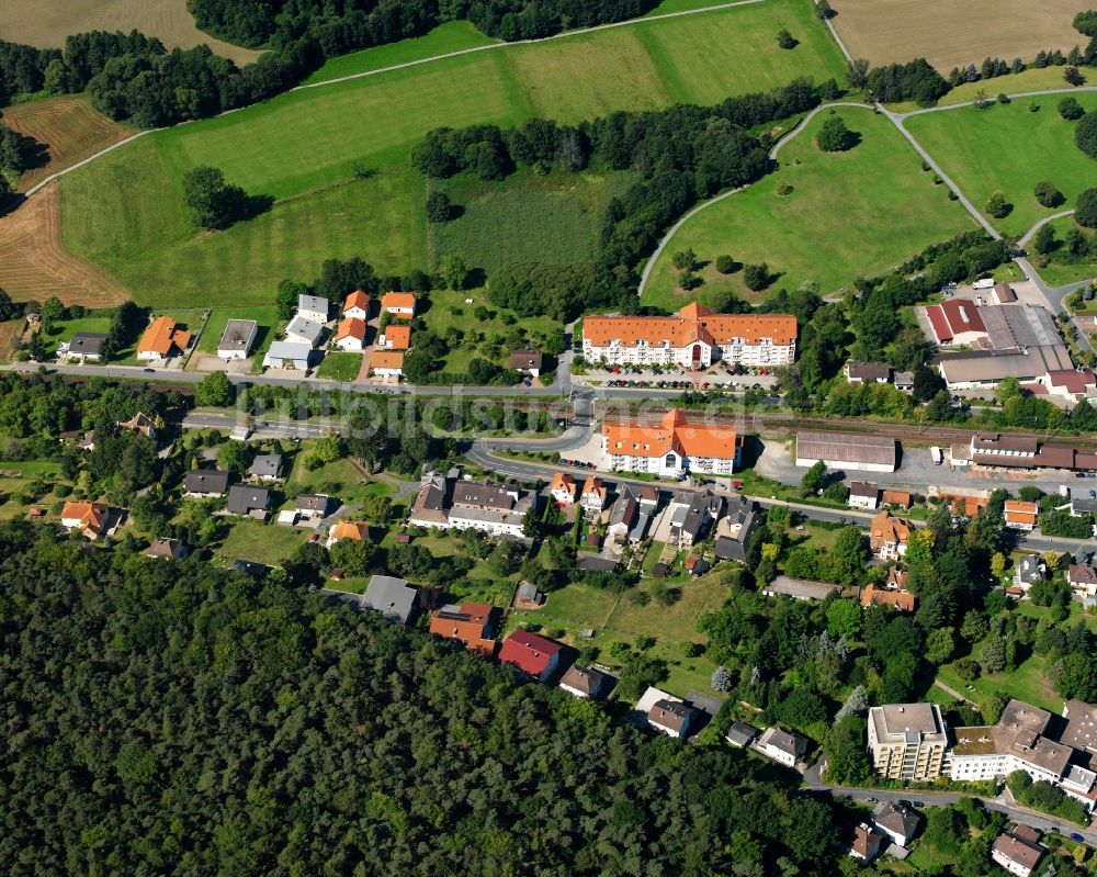 Zell aus der Vogelperspektive: Dorf - Ansicht am Rande Waldgebieten in Zell im Bundesland Hessen, Deutschland