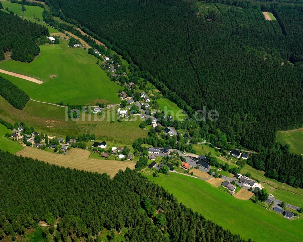 Luftaufnahme Zinse - Dorf - Ansicht am Rande Waldgebieten in Zinse im Bundesland Nordrhein-Westfalen, Deutschland