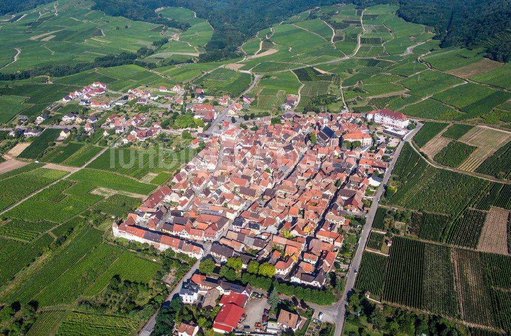 Luftbild Saint-Hippolyte - Dorf - Ansicht am Rande von Weinbergen in Saint-Hippolyte in Grand Est, Frankreich