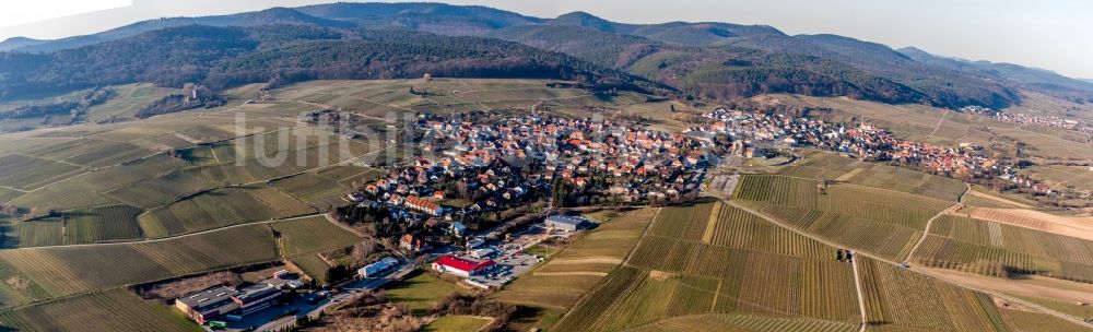 Luftbild Schweigen - Dorf - Ansicht am Rande von Weinbergen in Schweigen im Bundesland Rheinland-Pfalz, Deutschland