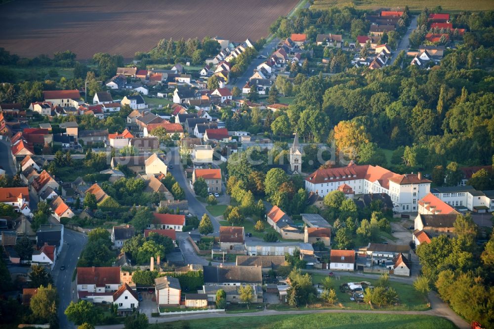 Rathmannsdorf aus der Vogelperspektive: Dorf - Ansicht in Rathmannsdorf im Bundesland Sachsen-Anhalt, Deutschland