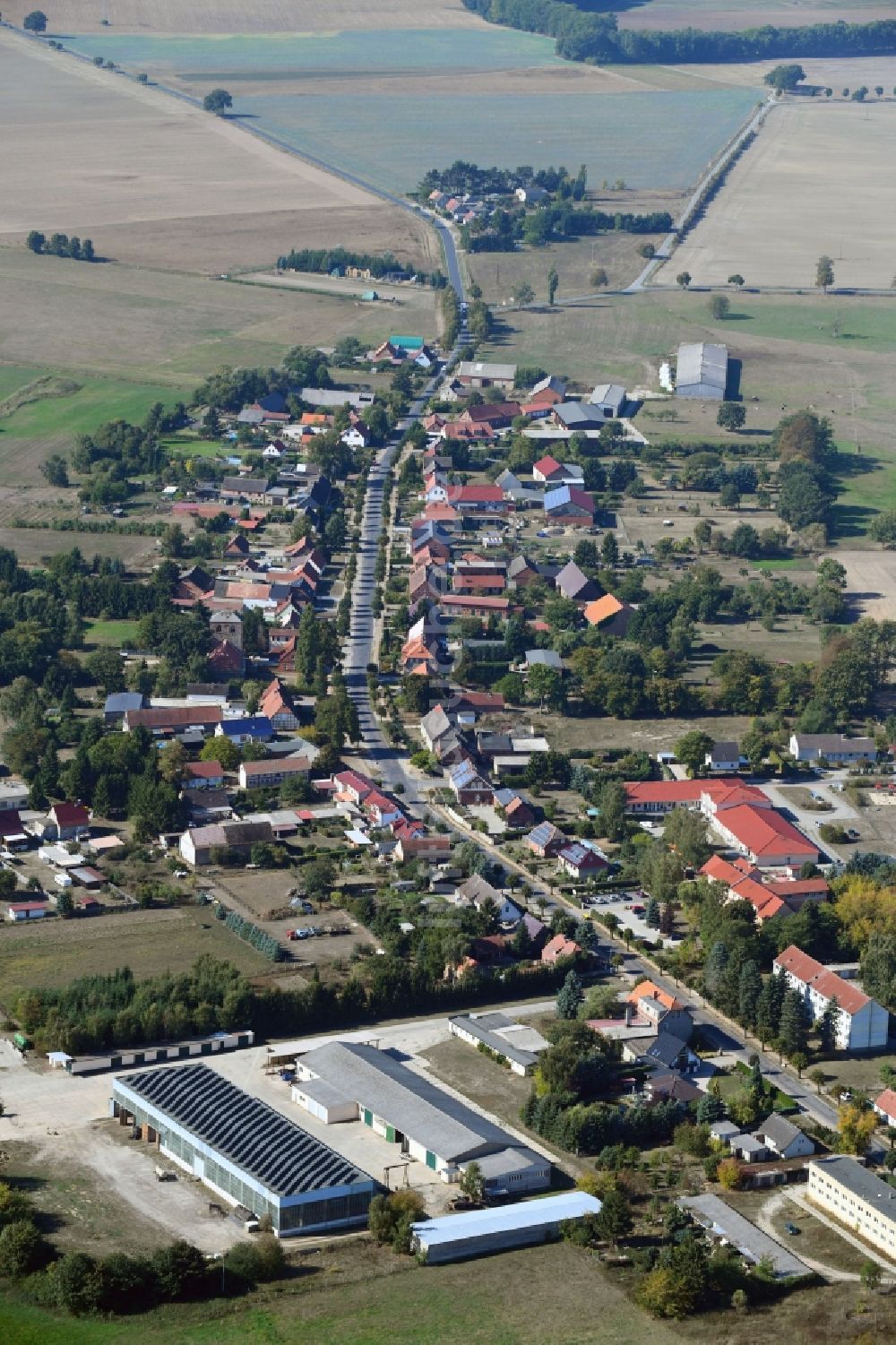 Luftaufnahme Sadenbeck - Dorf - Ansicht in Sadenbeck im Bundesland Brandenburg, Deutschland