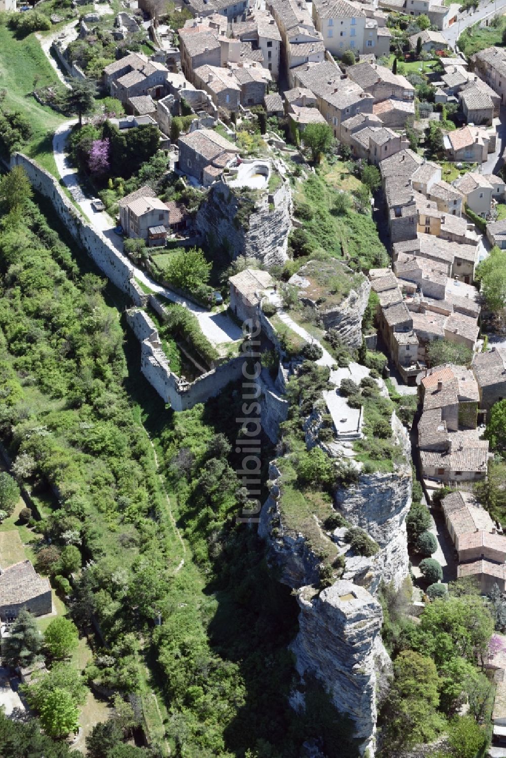 Luftaufnahme Saignon - Dorf - Ansicht von Saignon in Provence-Alpes-Cote d'Azur, Frankreich