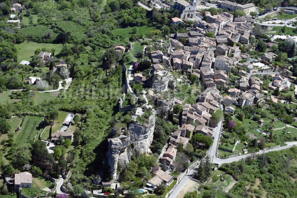 Luftaufnahme Saignon - Dorf - Ansicht von Saignon in Provence-Alpes-Cote d'Azur, Frankreich