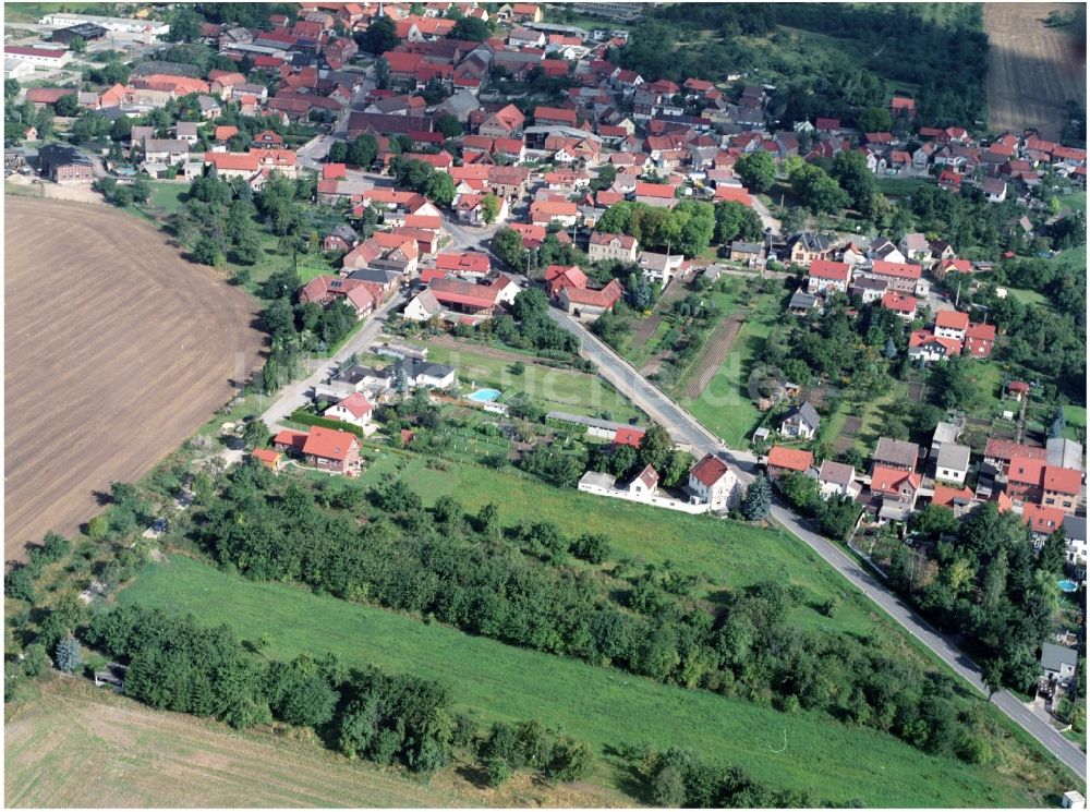 Sargstedt aus der Vogelperspektive: Dorf - Ansicht von Sargstedt im Bundesland Sachsen-Anhalt