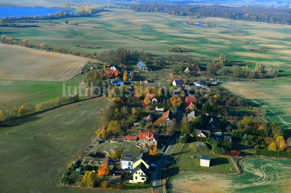 Siehdichum aus der Vogelperspektive: Dorf - Ansicht in Siehdichum im Bundesland Mecklenburg-Vorpommern, Deutschland