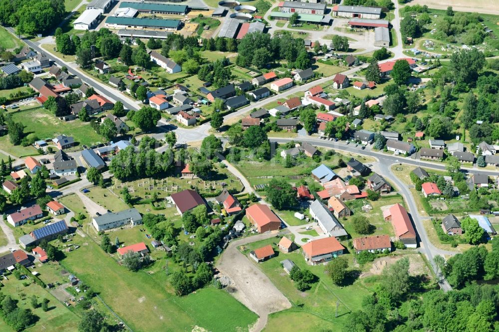 Siggelkow aus der Vogelperspektive: Dorf - Ansicht in Siggelkow im Bundesland Mecklenburg-Vorpommern, Deutschland