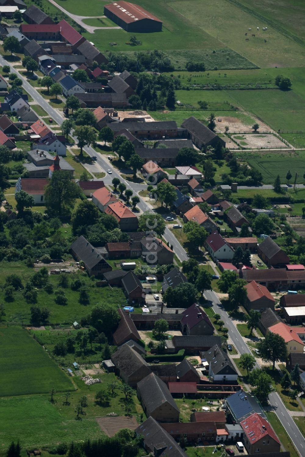 Sonnenberg aus der Vogelperspektive: Dorf - Ansicht von Sonnenberg im Bundesland Brandenburg